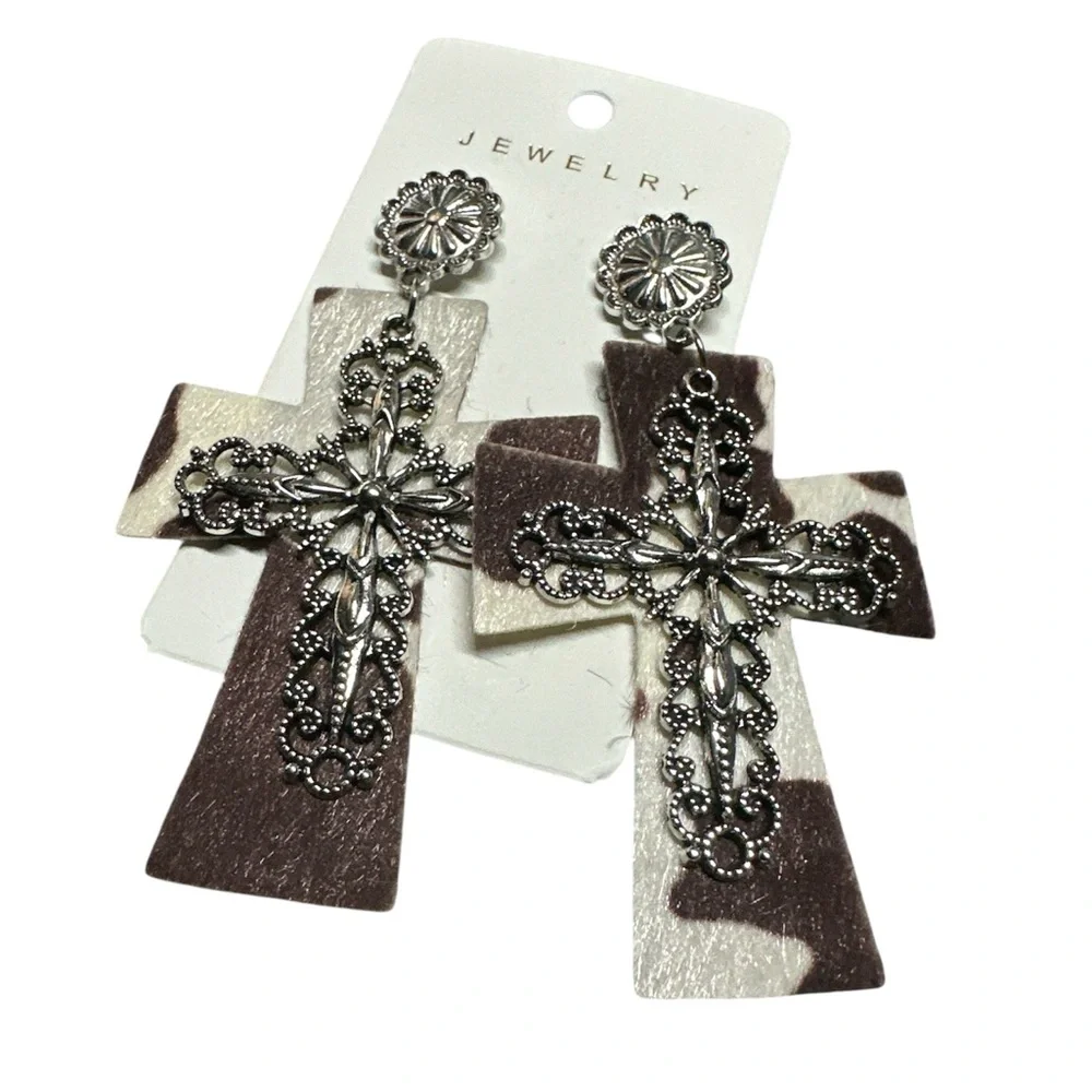 🌺Vintage Bohemian Brown and White Cowhide Cross Earrings